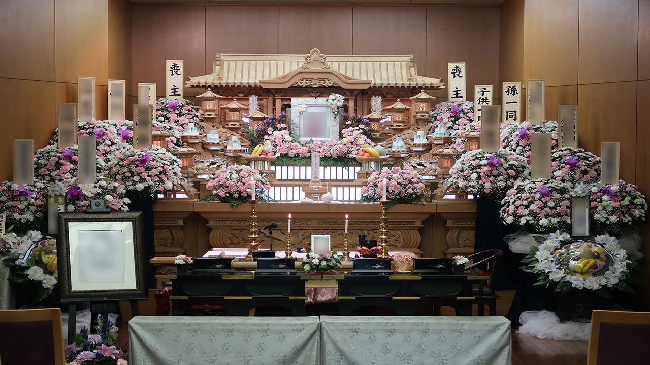 通夜 ご葬儀に贈る花とは枕花・供花・花輪・献花 コレはやめて！ | 多摩中央葬祭