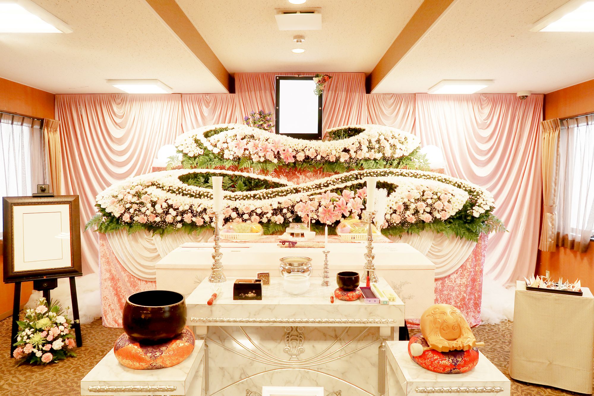 森の風ホール府中の祭壇